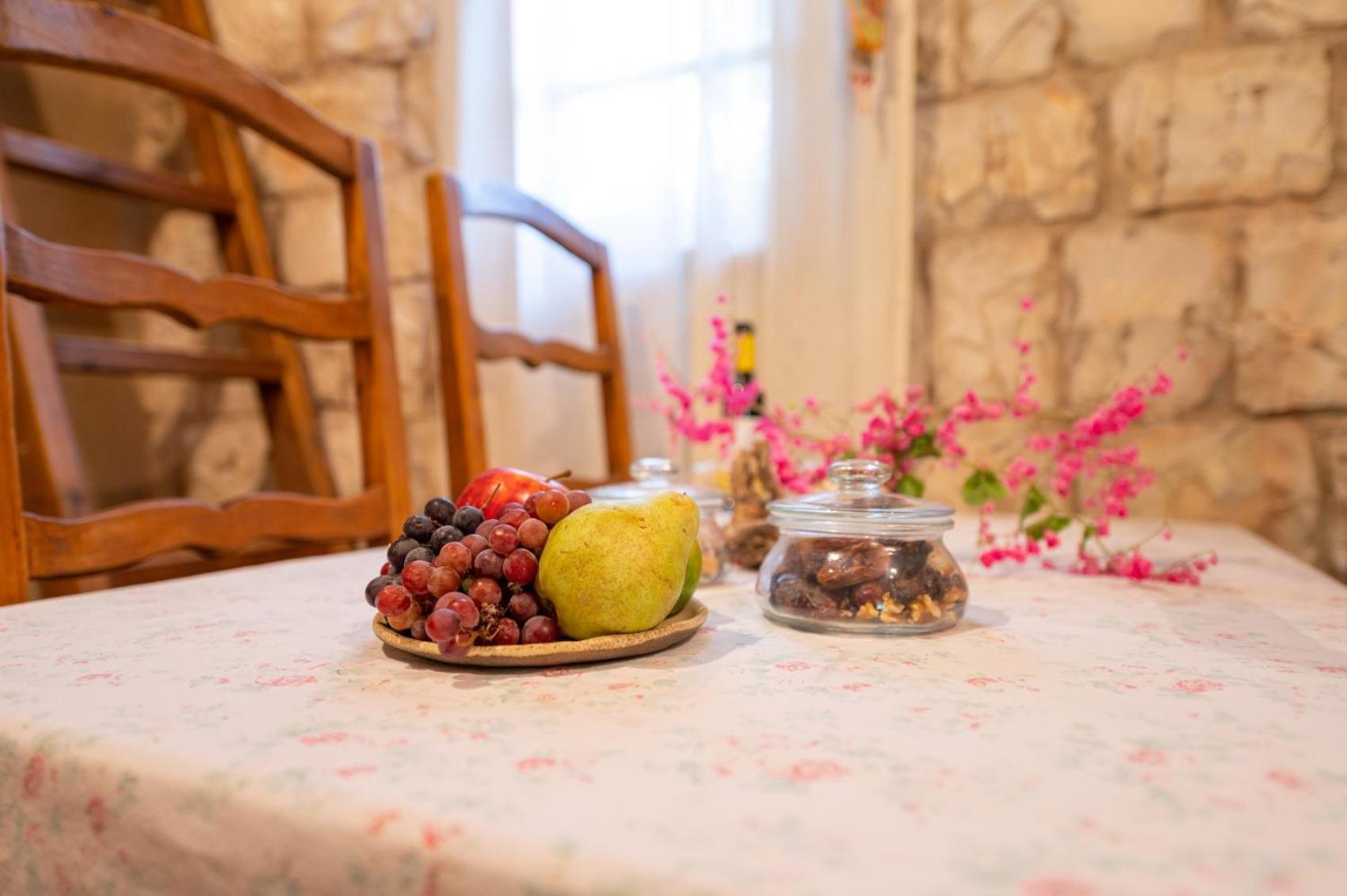 Hemdatya Stone Suites In The Galilee Ilaniya Zimmer foto